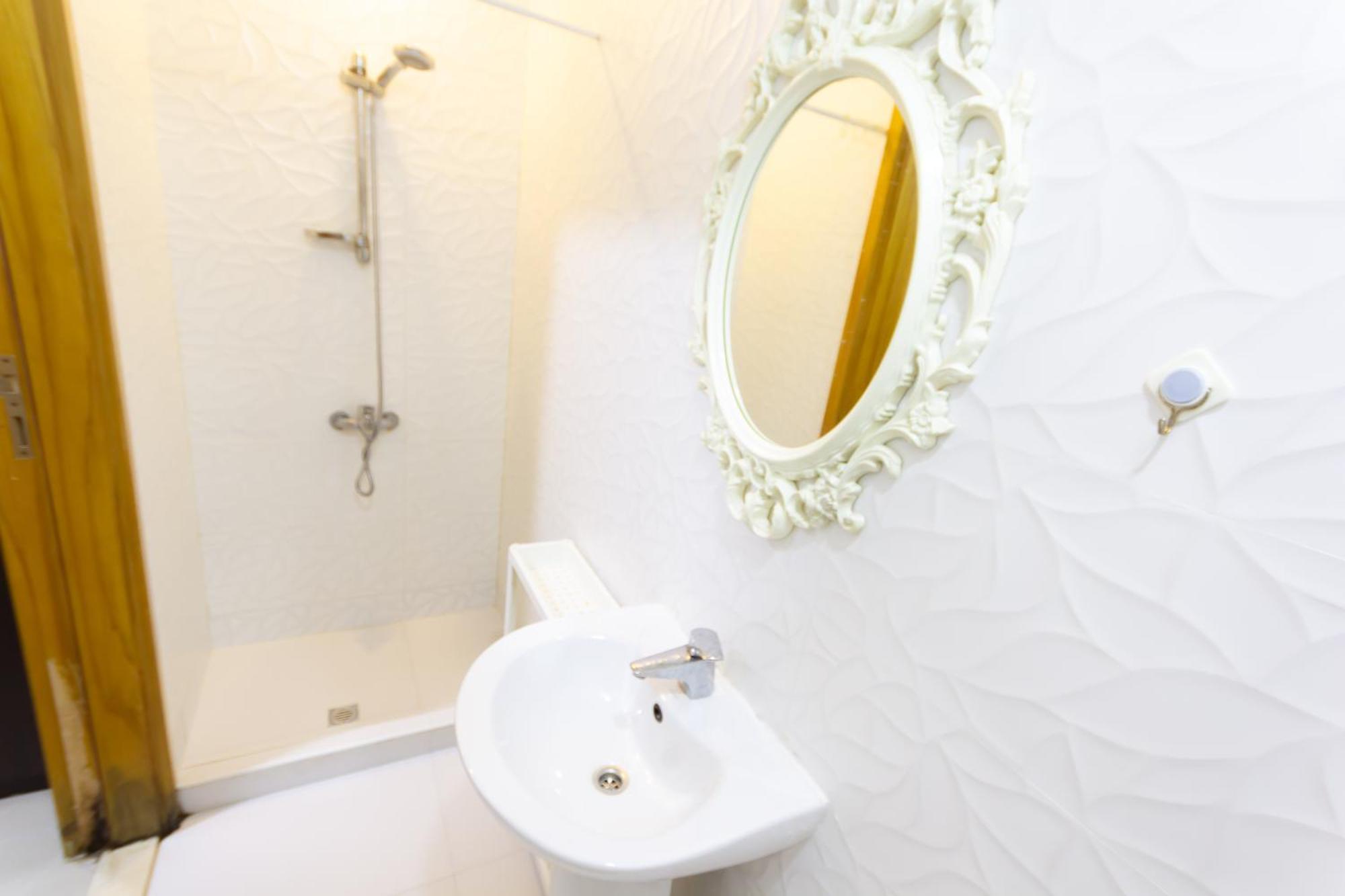 Budget Rooms With Private Bathroom For 'Girls' Only In Dubai, Marina Exterior foto