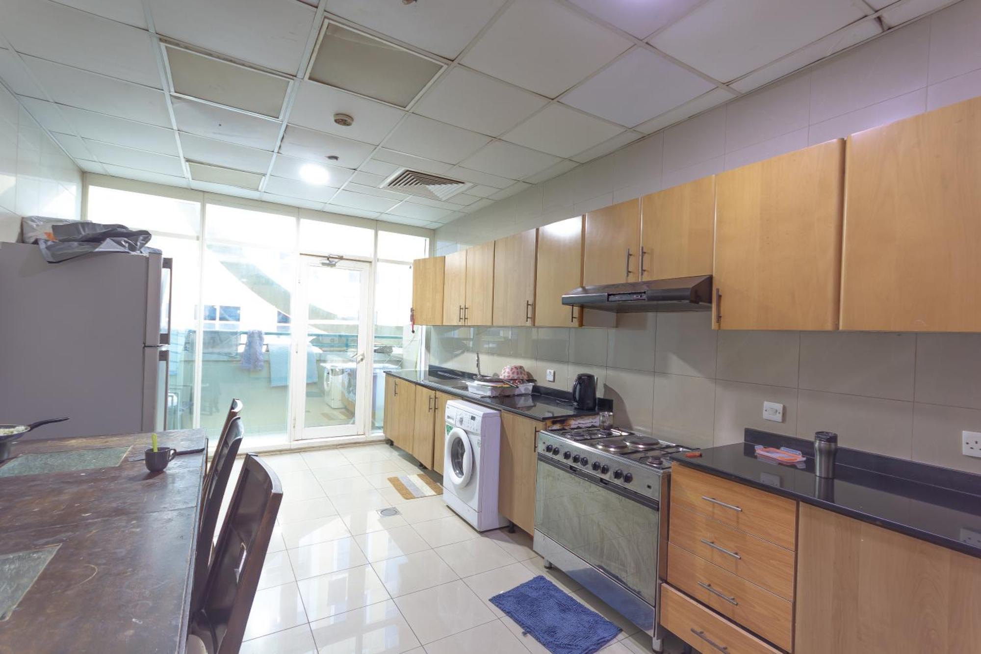 Budget Rooms With Private Bathroom For 'Girls' Only In Dubai, Marina Exterior foto